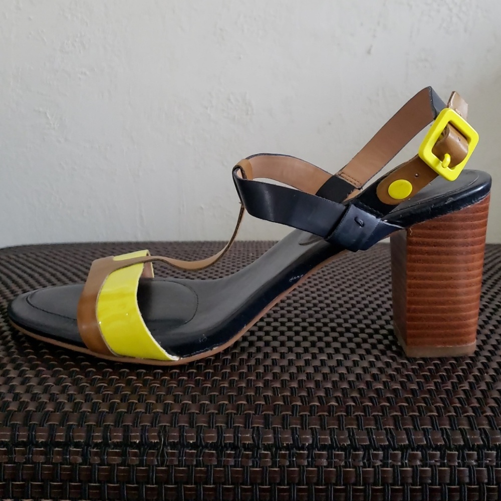 T. Hilfiger sandals, khaki/yellow/black/ sz 8 1/2 M